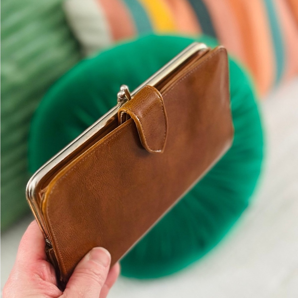 LAST CHANCE * Vintage leather ladies wallet